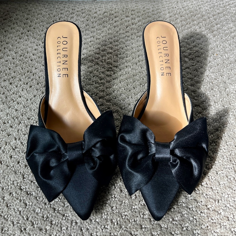 Journee Collection Black Kitten Heels